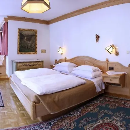 Dolomiti Madonna 3*