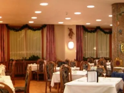 Dolomiti Madonna 3*