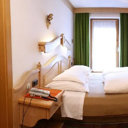 Dolomiti Madonna Hotel