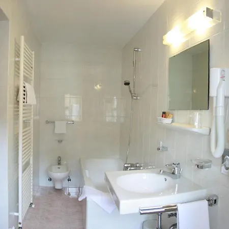 Dolomiti Madonna Hotel 3*