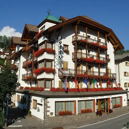Dolomiti Madonna Hotel